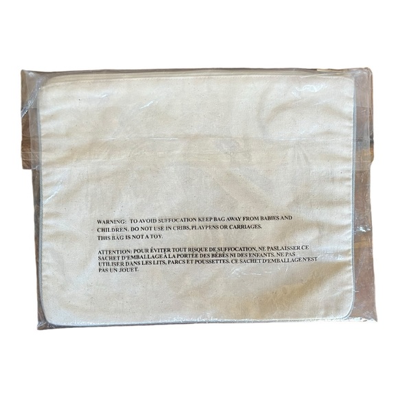 Pottery Barn New York City Embroidered Zip Travel Pouches - Picture 4 of 14